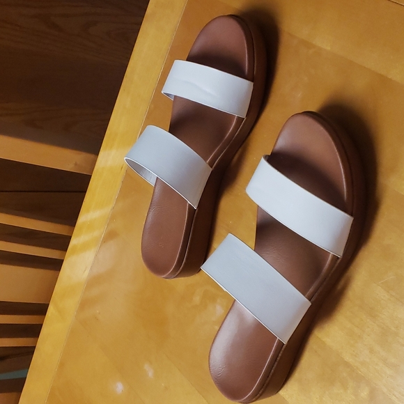 Sandals - Picture 3 of 6